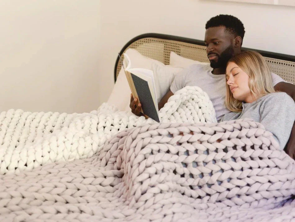Couverture lestée pour lit double : guide pour mieux dormir à deux